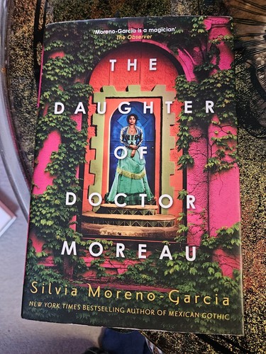 Signed silvia moreno - silvia, moreno-garcia