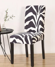 EINDRUCKSVOLLE STUHLHUSSEN