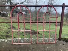 Antike Stallfenster aus Gusseisen, Rundbogen, Gussfenster,  104,5cm x 52,5cm