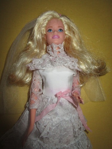 118 blonde barbie - blonde,