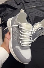 Das Sind Dior B25