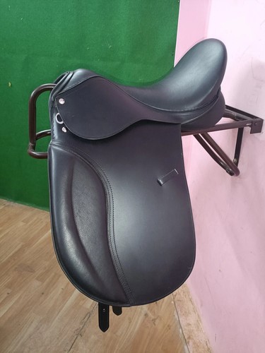 Schwarzer dressursattel - schwarzer,