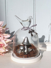 Deko Glasglocke auf Tablett