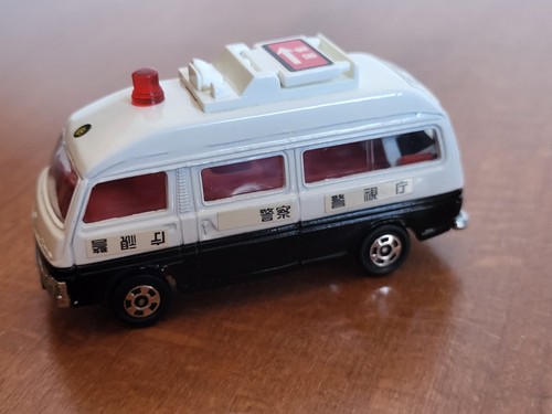 Automodell tomica nissan - automodell,