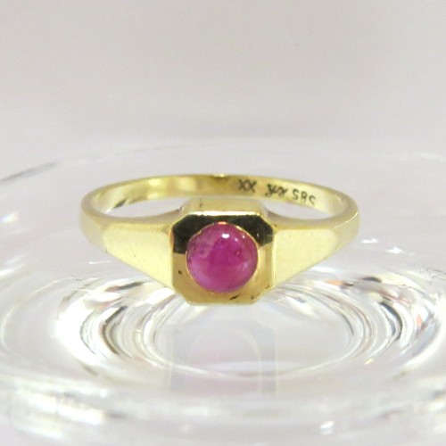 Goldring mit rubincabochon - mit,