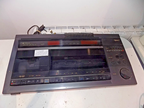 Hitachi w01 opus - hitachi,