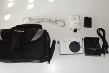 Nikon 1 V1 10.1MP Digitalkamera - Weiß (Kit mit Speedlite SB-N7 weiß)