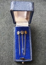 VW 3 x Anstecknadeln Gold 333 / 8K Ehrennadeln 1 x mit Etui  100% orig.