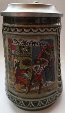Keramik Bier Tasse, Metalldeckel, Ein Bild von sehr alten Menschen. Antiquität.