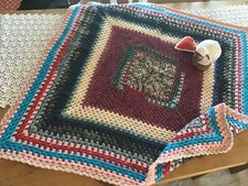 Häkel-Decke im Granny-Square-Stil/Handarbeit vom Wol(l)kenschäfchen