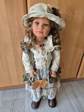 Große Künstlerpuppe