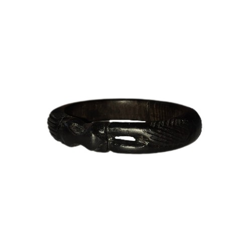 Kleiner armreif aus holz mit - armreif,