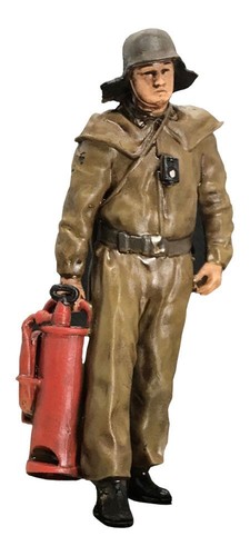 Feuerwehrmann ddr mit spritze - feuerwehrmann,