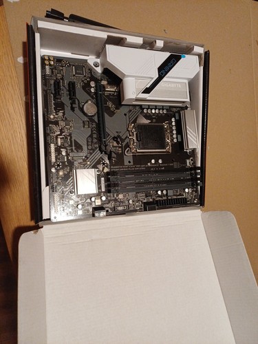 Gigabyte b760m gaming plus - b760m,