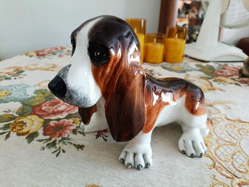 Basset porzellanfugur - basset,