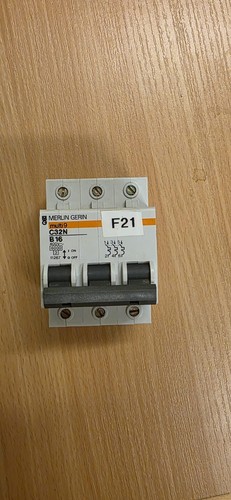 Merlin gerin b16a polig - ls, 3-polig
