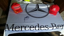 BERND SCHNEIDER DTMOriginal Autogramme auf 2 CAP'S und Mercedes Fahne