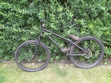 NS Bikes Metropolis 26 Zoll Dirt Bike - Schwarz gold