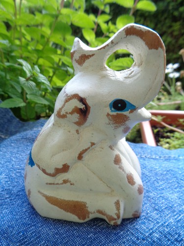 Elefant sitzend weiss - elefant, holz