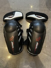 Fox Titan Race Ellenbogen