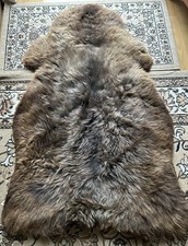 Riesiges braunes Schaffell 140