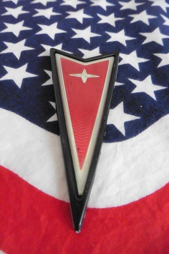 Pontiac emblem badge - gm,