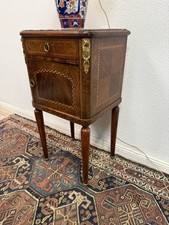 Neoklassizismus Nachttisch