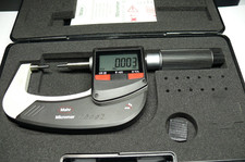 Mahr Digitale Bügelmessschraube Micromar 40 EWR-B 0-25 mm NEUWERTIG