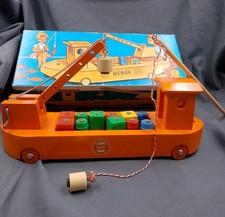 Heros Holzschiff mit