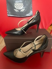 Edle Lederpumps von Navy Boot, schwarz, mit Fesselriemchen, Gr. 38,5