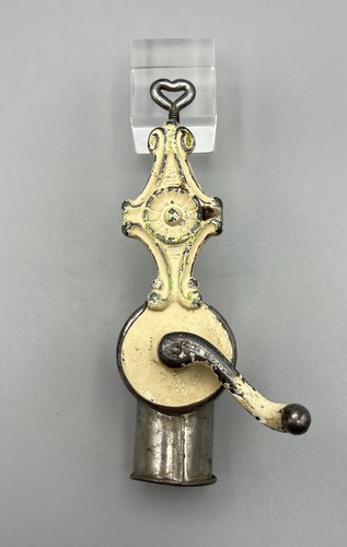 Antike mühle nussmühle - mühle,