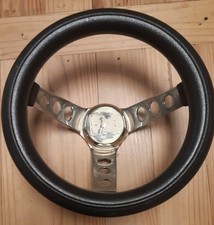 Grant geschüsseltes Lenkrad