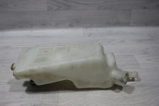 Wischwasserbehälter mit Pumpe