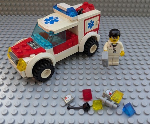 Lego set 7902 krankenwagen - lego, 7902,