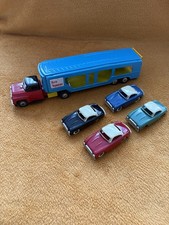 AUTOTRANSPORTER MIT AUTO‘S -