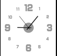 Wanduhr für das Wohnzimmer in der Farbe Silber 3 D