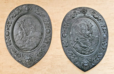 Gusseiserne Dekorschilde -