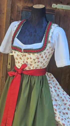 Dirndl von landhaus trachten - von,