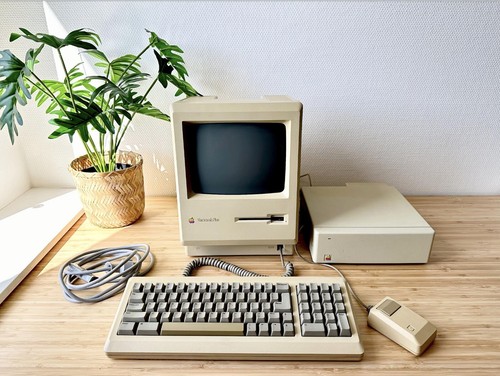 Vintage apple macintosh plus - vintage,