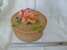 alte Dose Schachtel mit Blumen