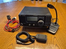 ICOM IC718 mit Tischmikrofon SM30 und Handmikrofon