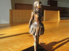 Bronzestatue "Die kleine