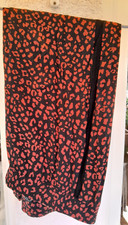 Sommerhose von Sara Lindholm, Gr. 46/48, schwarz/rot, Viskose