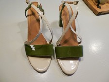 Damenschuhe, Sandalette, von Ghigo Calzature, Gr 46, Lack beige/grün, getragen.