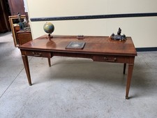 Antiker frei aufstellbarer Art