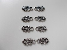 8 Miederhaken antiksilber mit 3xStrass-Stein kristall, Länge: 23mm