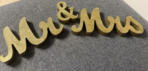 Hochzeitsschild mrs - &,
