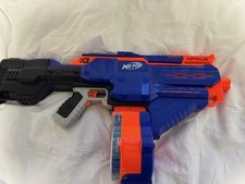 Geschenk: NERF N-Strike Elite Infinus Blaster Automat (inkl. Darts) elektrisch
