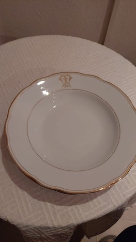 Tiefe teller mit goldrand - teller,