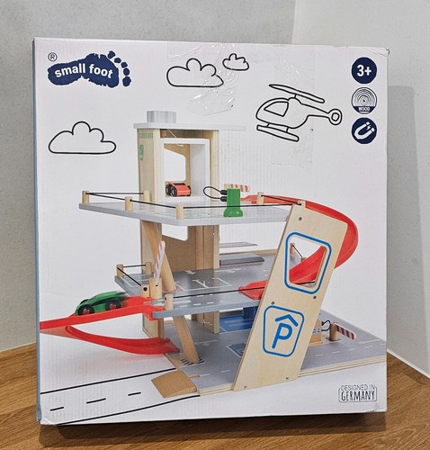 Small foot parkhaus premium - small,